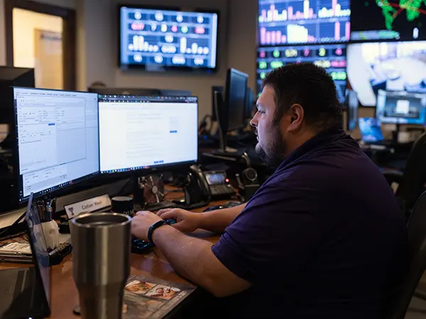 Mandry engineer working in remote operations center
